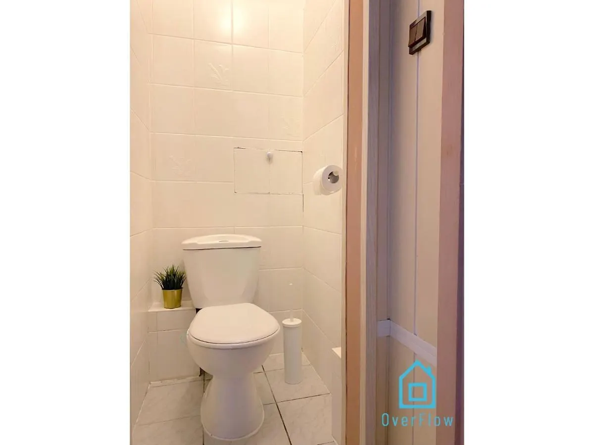 Square Room - 20 Minutes To Gdansk Old Town & Seaside